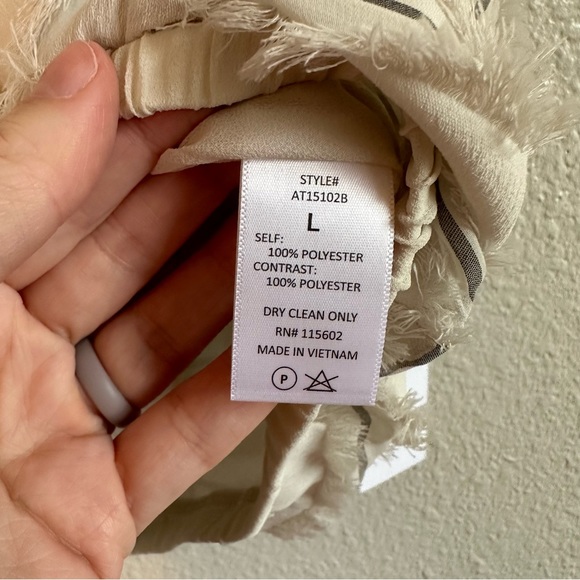 NWT ASTR Cream Gray Wrap Fringe Tank Top Size Large - Picture 6 of 9